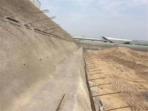 扎鲁特河道边坡加固